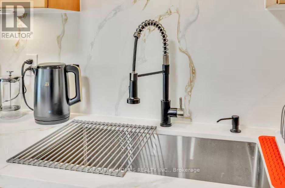 17 - 1245 Stephenson Drive, Burlington, Ontario  L7S 2L9 - Photo 13 - W12881622