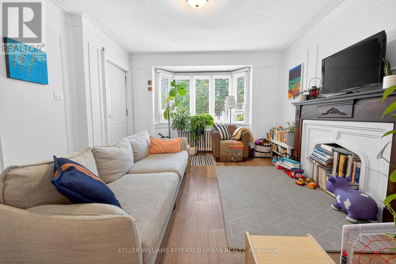 93 Northcliffe Boulevard, Toronto, Ontario  M6H 3H3 - Photo 7 - W12881686