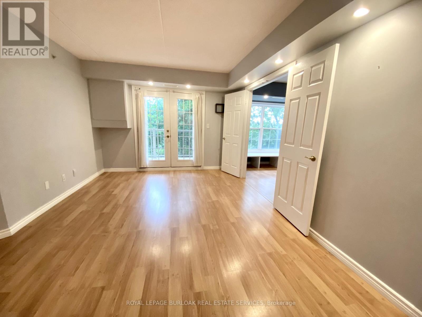 209 - 1450 Bishops Gate, Oakville, Ontario  L6M 4N1 - Photo 10 - W12881710