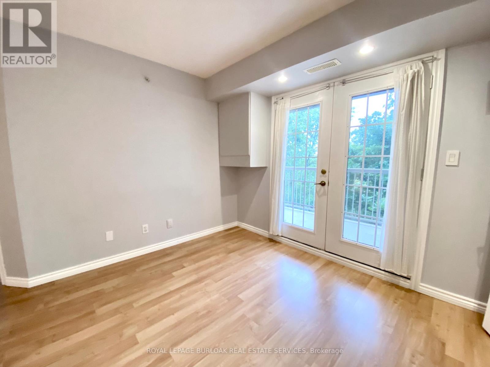 209 - 1450 Bishops Gate, Oakville, Ontario  L6M 4N1 - Photo 11 - W12881710