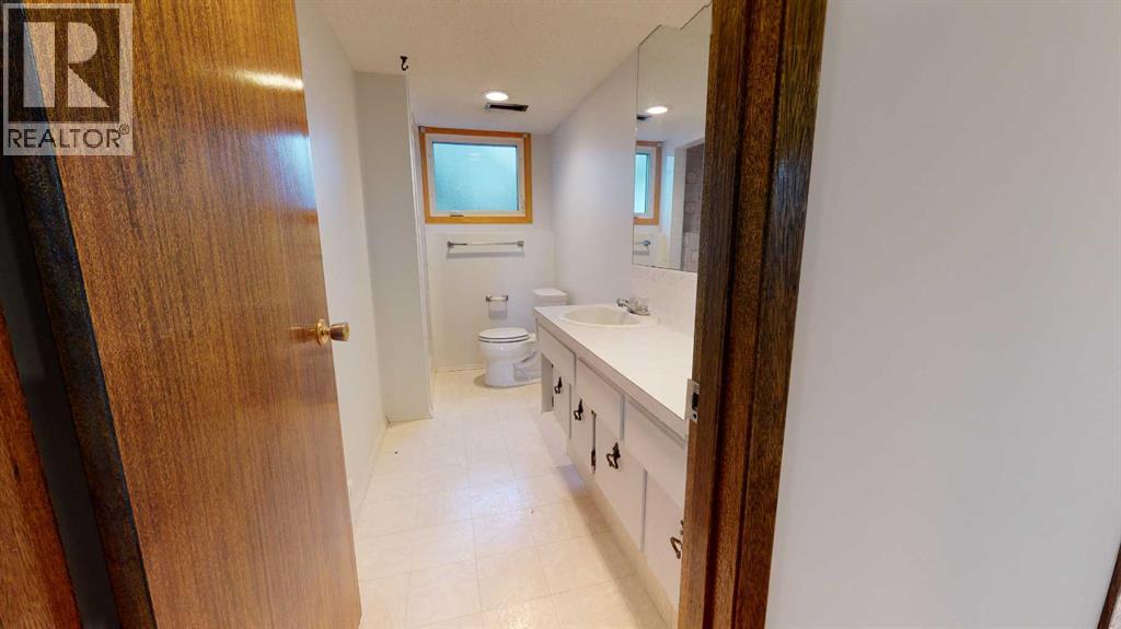 73 Laval Court W, Lethbridge, Alberta  T1K 4G2 - Photo 16 - A2293321