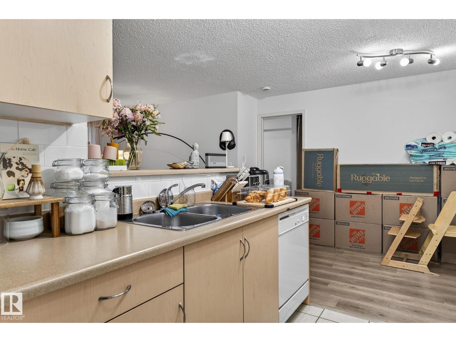 #203 17003 67 Av Nw Nw, Edmonton, Alberta  T5T 6Y5 - Photo 5 - E4477424