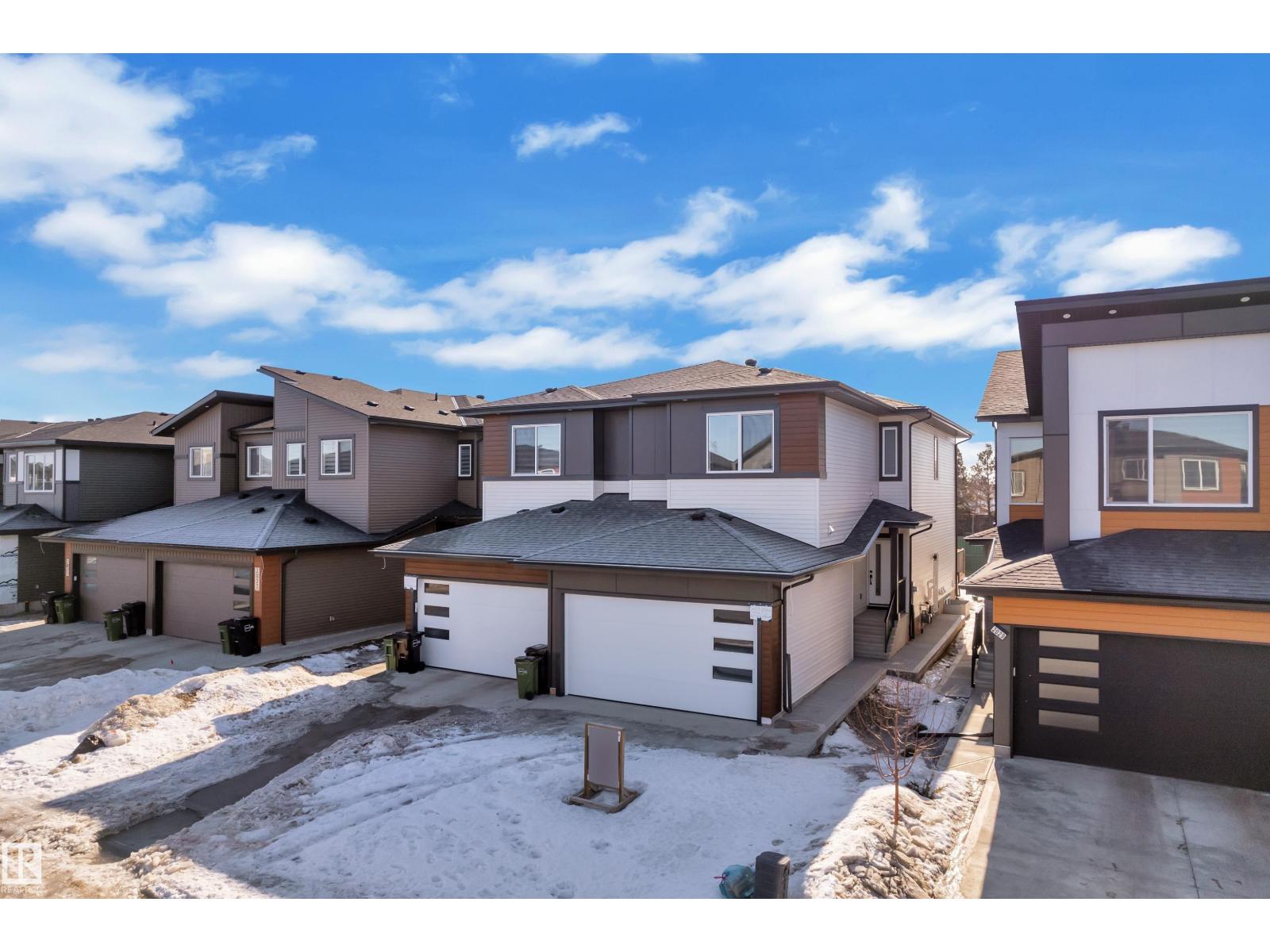 2027 154 Av Nw, Edmonton, Alberta  T5Y 4H5 - Photo 2 - E4477425