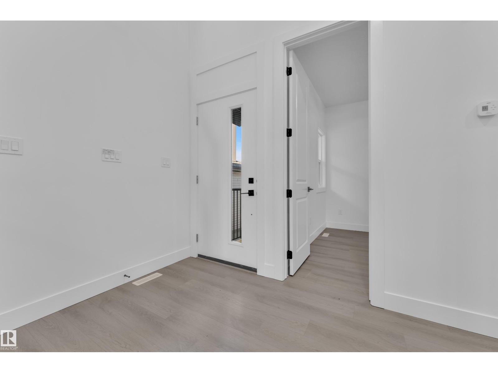 2027 154 Av Nw, Edmonton, Alberta  T5Y 4H5 - Photo 4 - E4477425