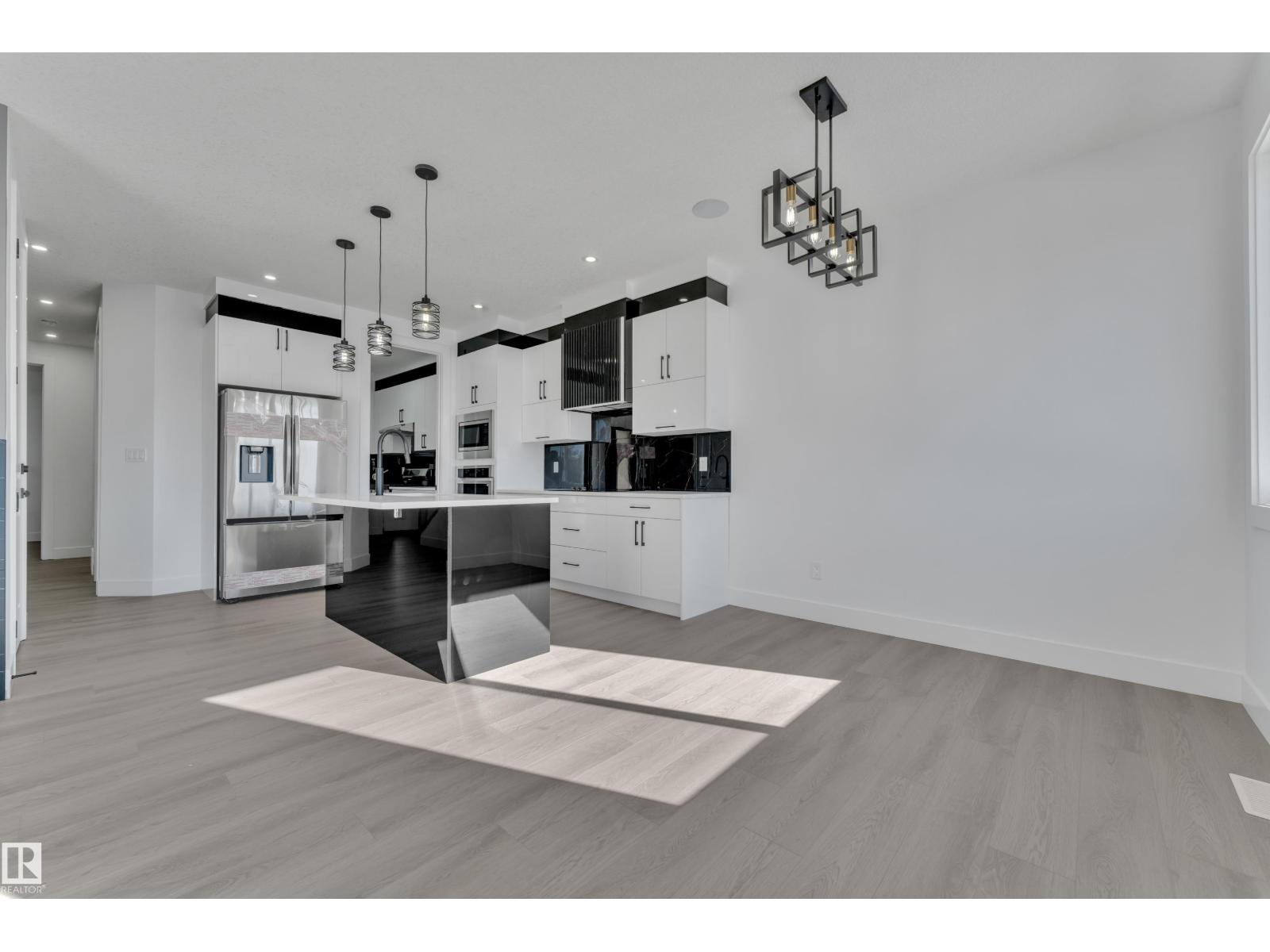 2027 154 Av Nw, Edmonton, Alberta  T5Y 4H5 - Photo 8 - E4477425