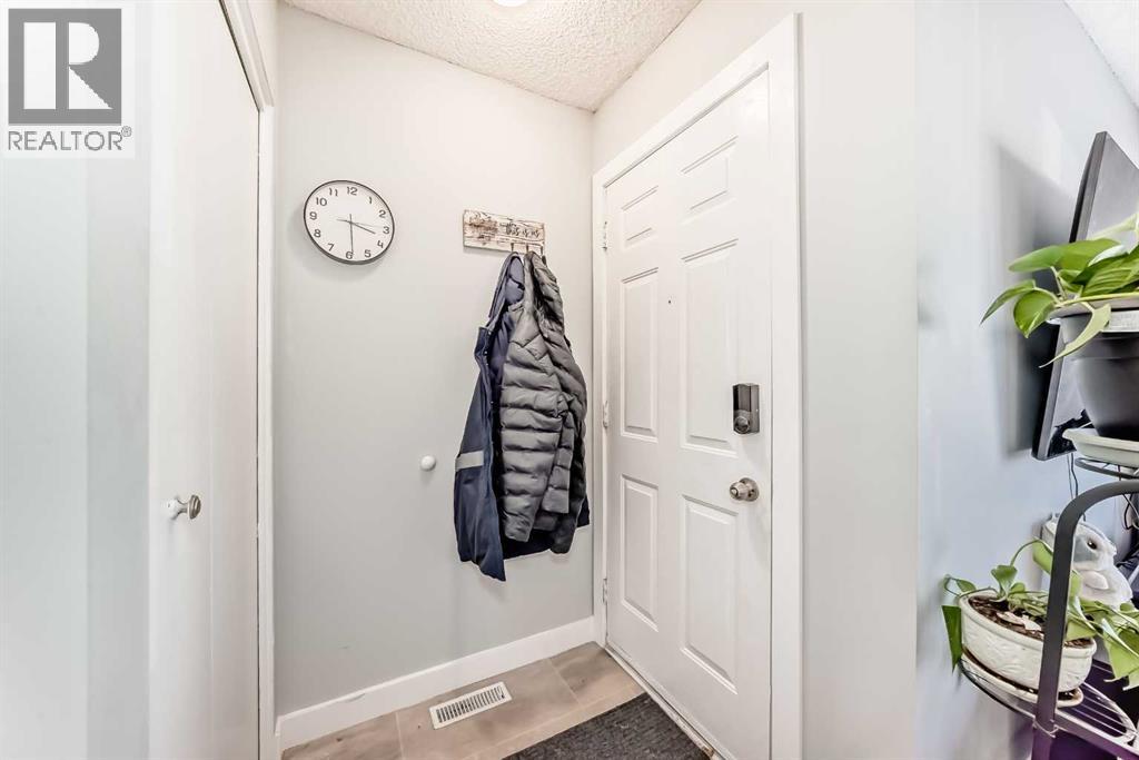 78 Martinview Crescent Ne, Calgary, Alberta  T3J 2S5 - Photo 2 - A2289025