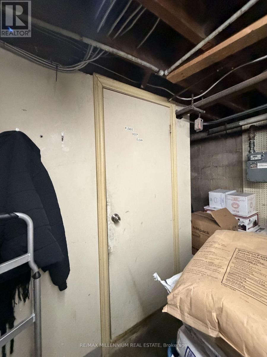 2392 Bloor Street W, Toronto, Ontario  M6S 1P5 - Photo 10 - W12814720