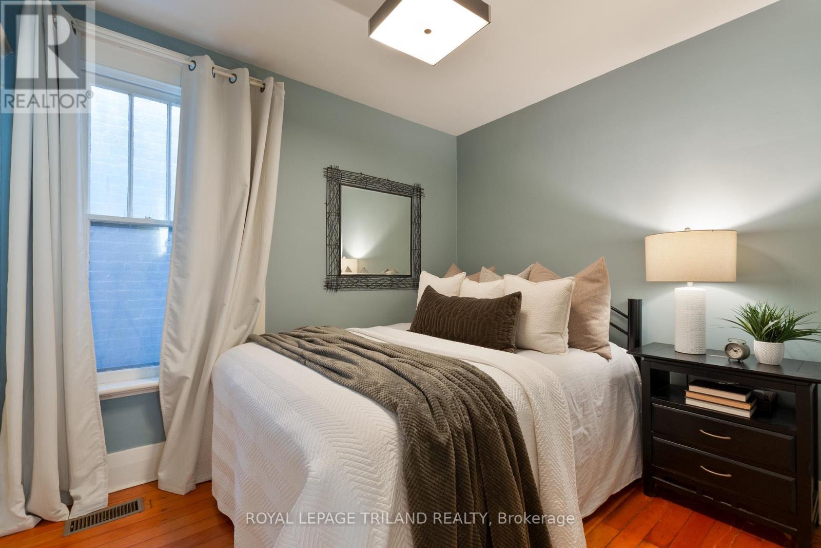 30 Elmwood Place, London South, Ontario  N6J 1J2 - Photo 8 - X12881856