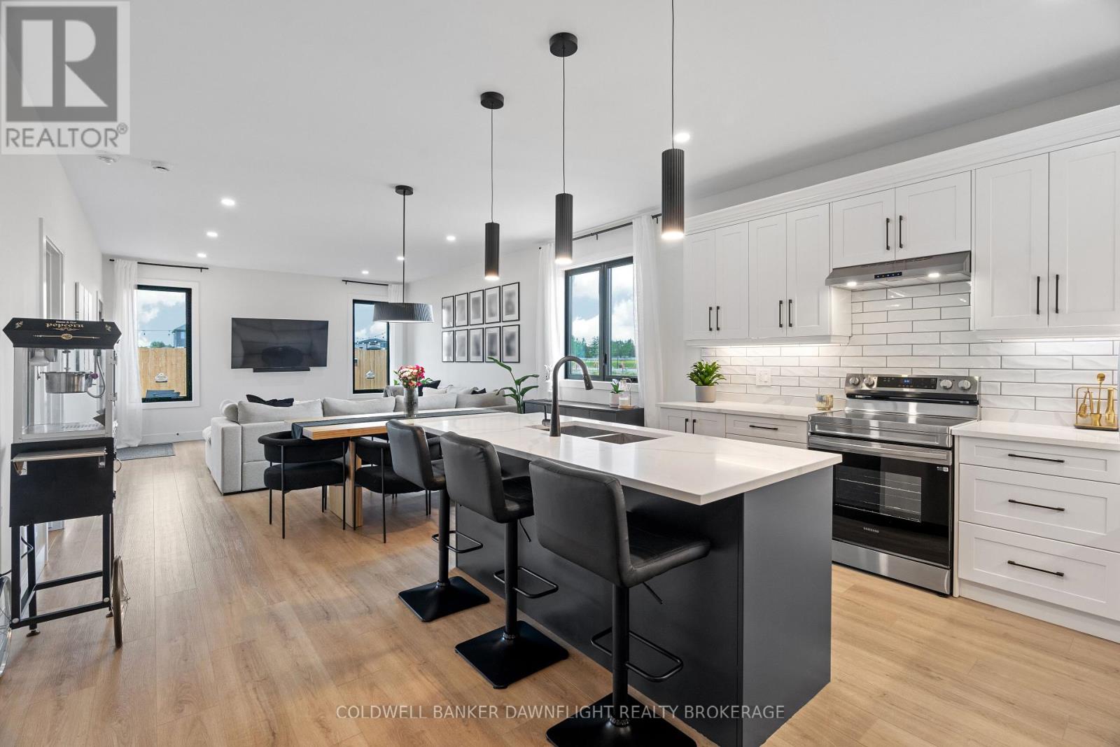 219 Greene Street, South Huron, Ontario  N0M 1S3 - Photo 13 - X12881874