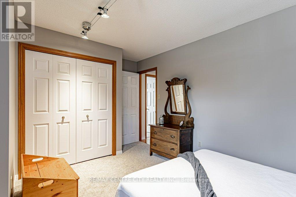 62 Nanette Drive, London North, Ontario  N5X 3L4 - Photo 26 - X12881878