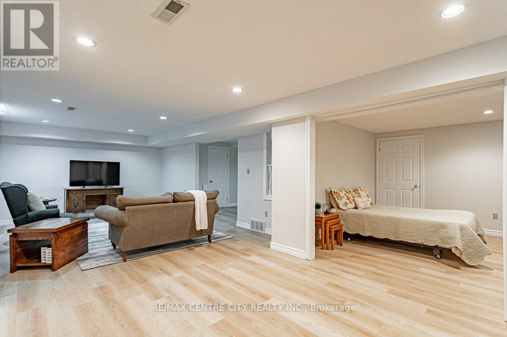 62 Nanette Drive, London North, Ontario  N5X 3L4 - Photo 34 - X12881878