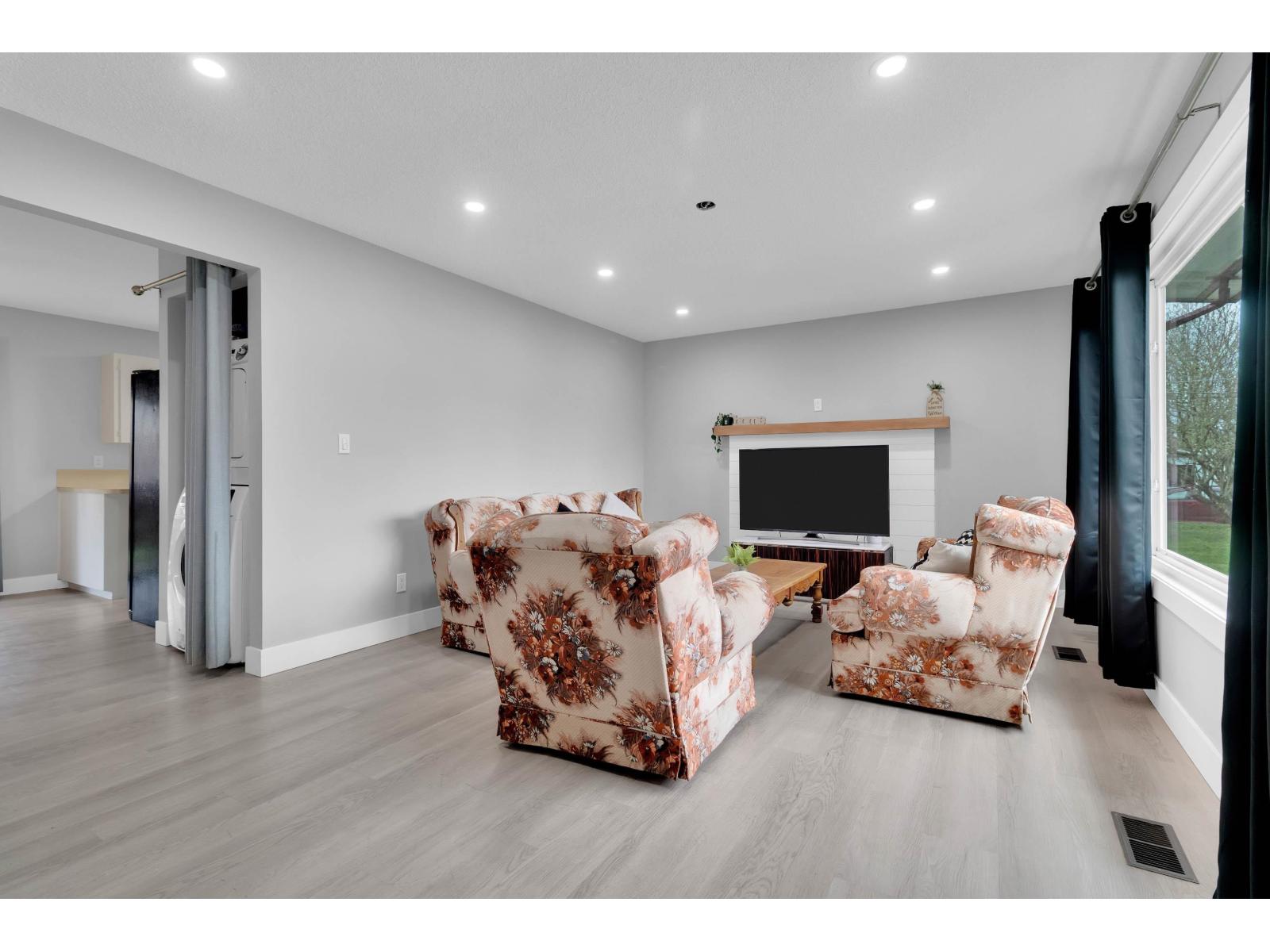 32140 Bueckert Avenue, Mission, British Columbia  V2V 1L4 - Photo 8 - R3098406