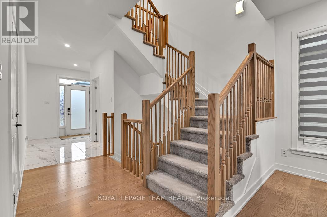 912 Duxbury Lane, Ottawa, Ontario  K4M 0M2 - Photo 13 - X12881868