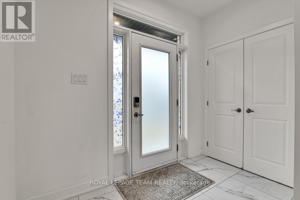 912 Duxbury Lane, Ottawa, Ontario  K4M 0M2 - Photo 3 - X12881868