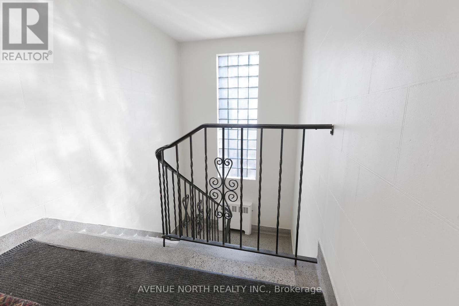 5 - 149 Marquette Avenue, Ottawa, Ontario  K1L 5J7 - Photo 2 - X12881876