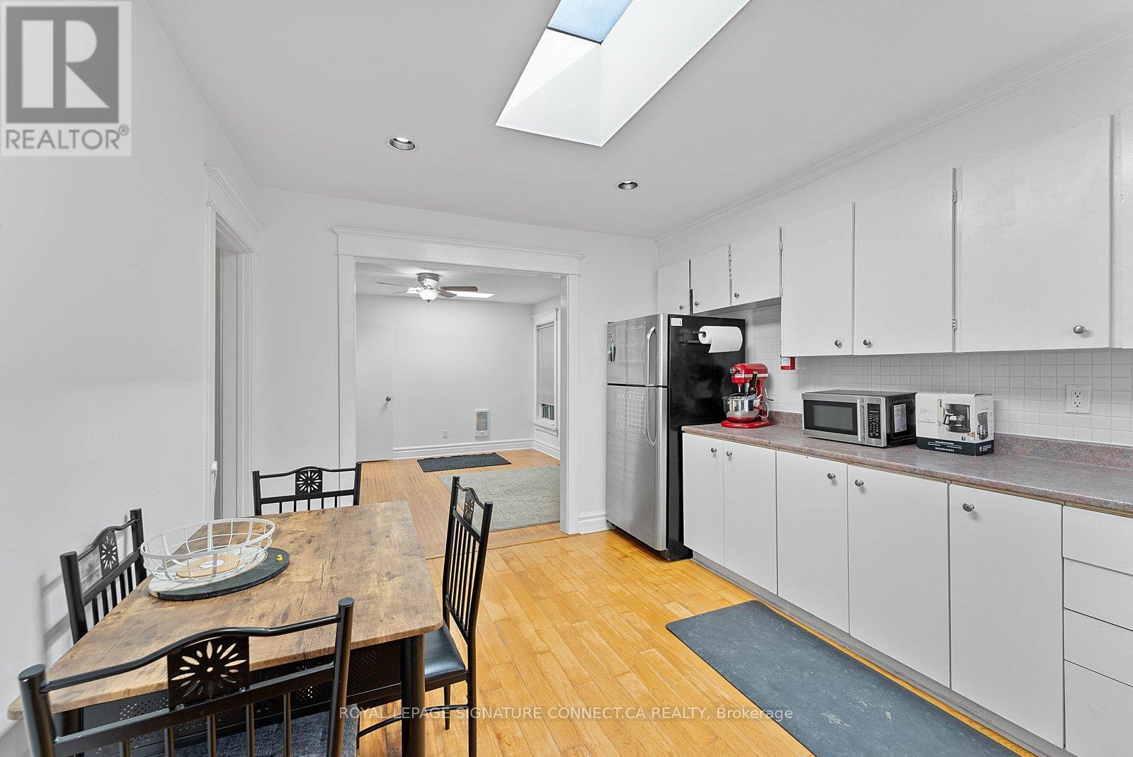 2nd Flr - 236 Christie Street, Toronto, Ontario  M6G 3B8 - Photo 3 - C12881822