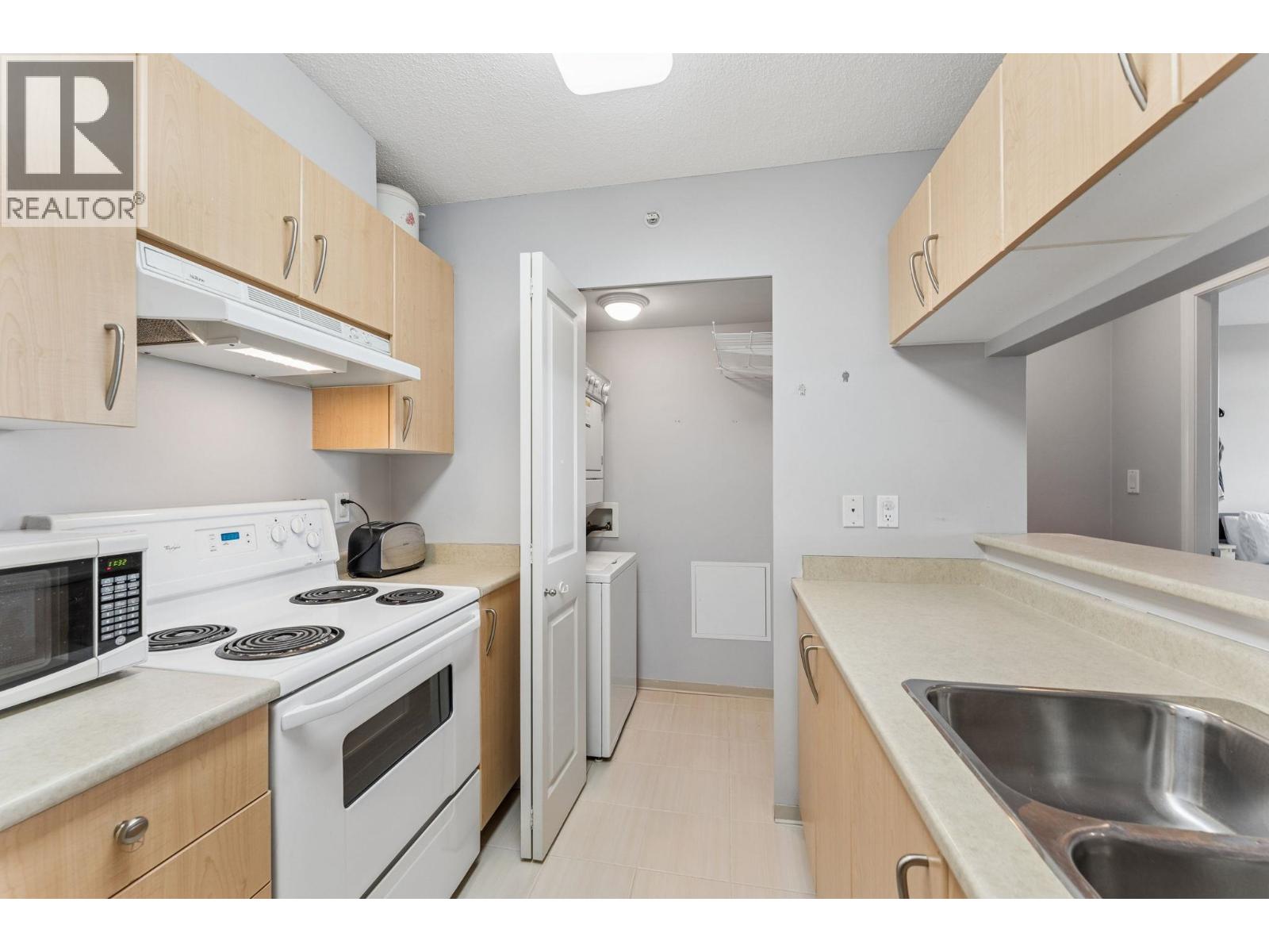 901 3520 Crowley Drive, Vancouver, British Columbia  V5R 6G9 - Photo 12 - R3099589