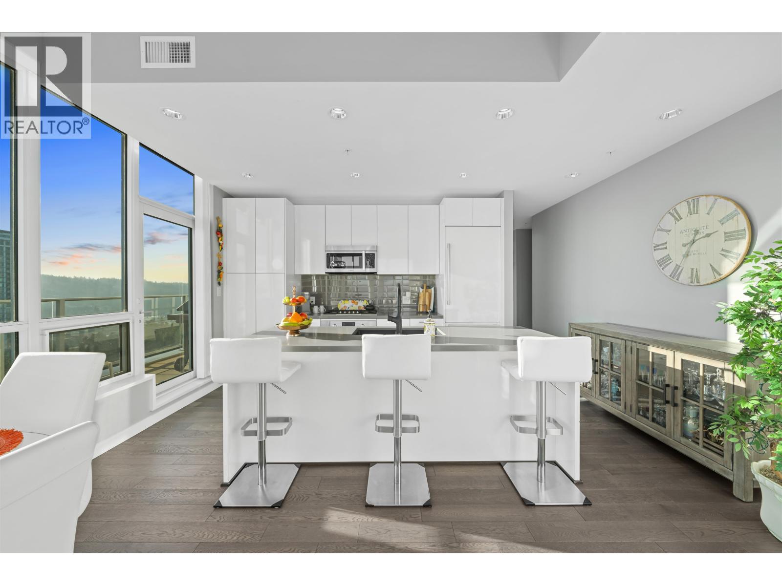 2903 3093 Windsor Gate, Coquitlam, British Columbia  V3B 0N2 - Photo 9 - R3099602