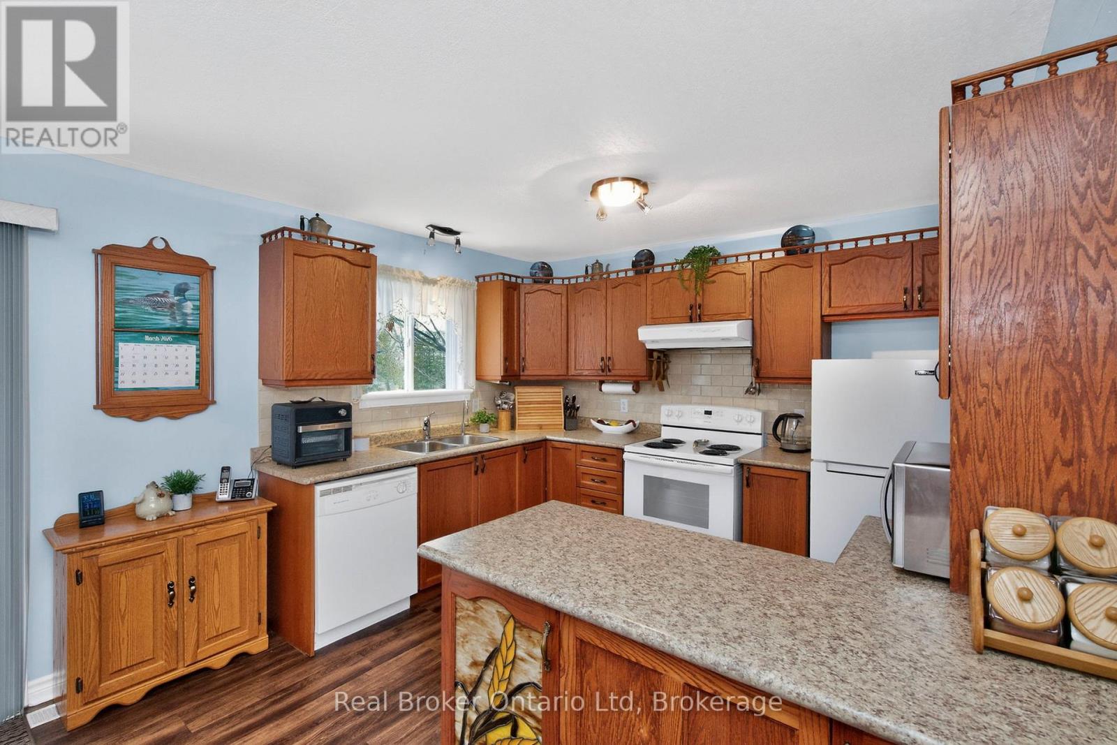 202 Ouida Street, Tay, Ontario  L0K 2C0 - Photo 11 - S12881844