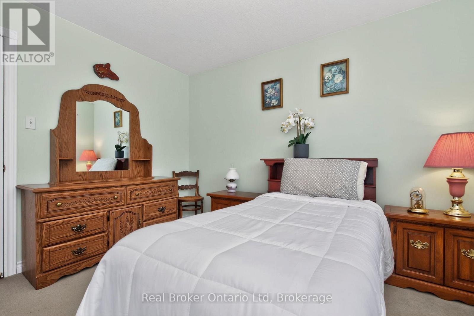 202 Ouida Street, Tay, Ontario  L0K 2C0 - Photo 14 - S12881844