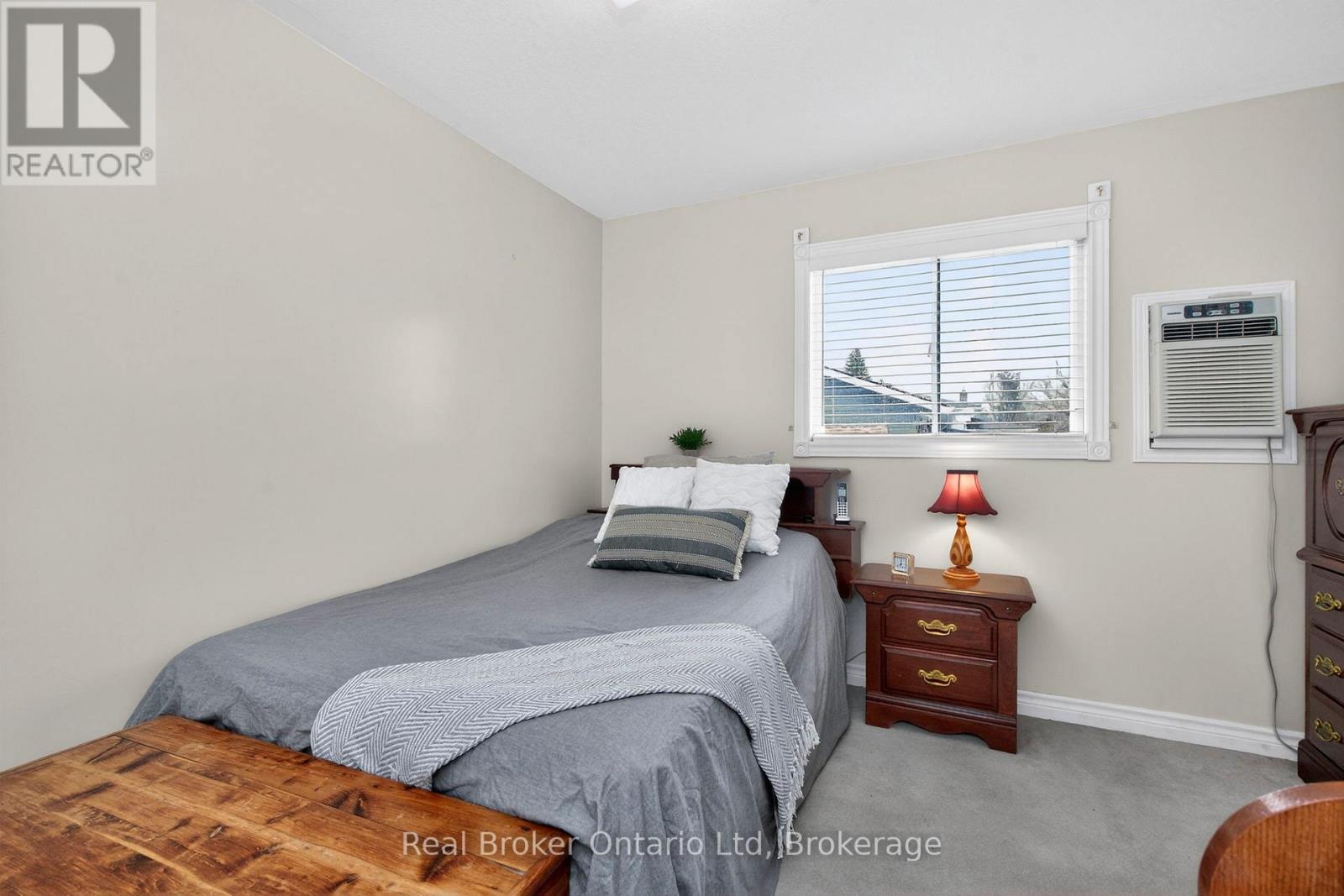 202 Ouida Street, Tay, Ontario  L0K 2C0 - Photo 16 - S12881844