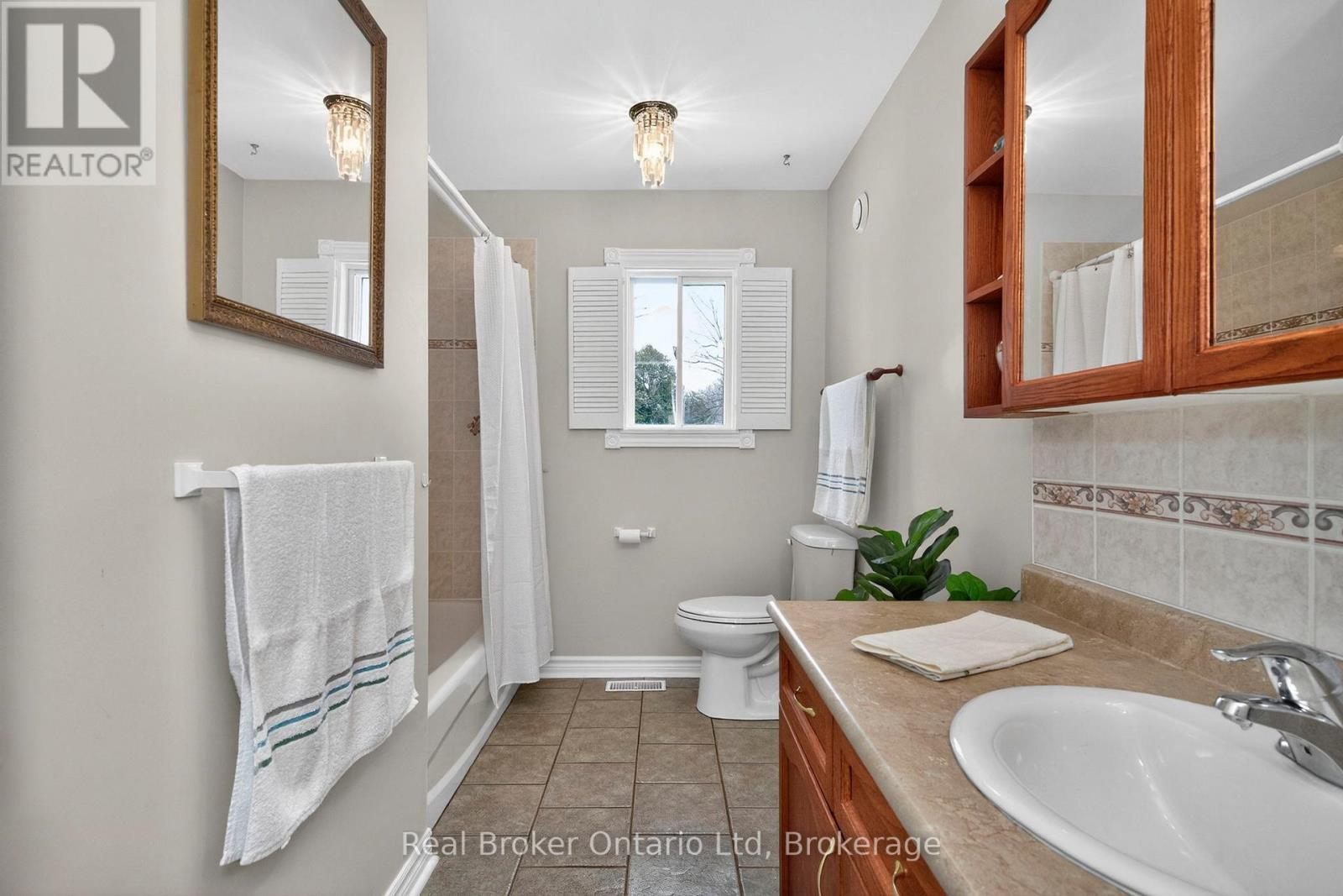 202 Ouida Street, Tay, Ontario  L0K 2C0 - Photo 17 - S12881844