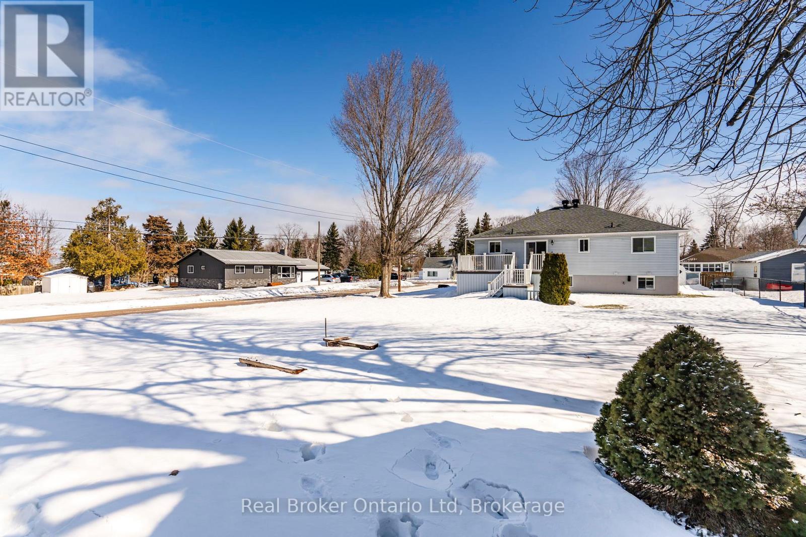 202 Ouida Street, Tay, Ontario  L0K 2C0 - Photo 35 - S12881844