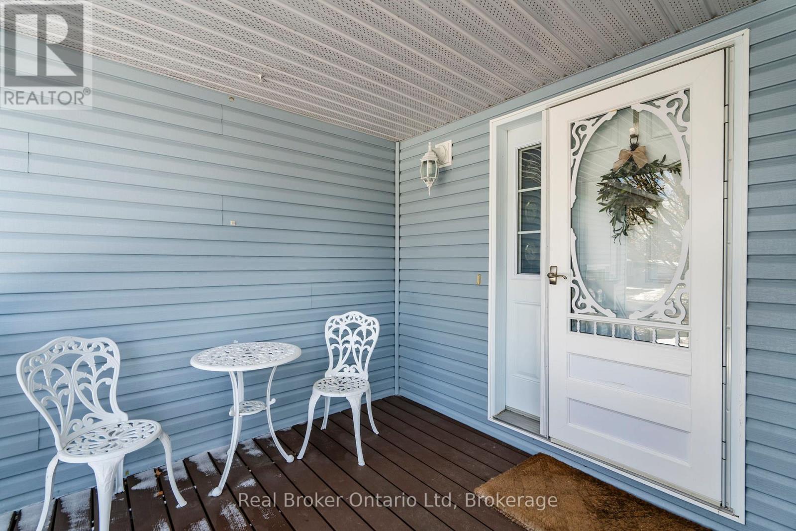 202 Ouida Street, Tay, Ontario  L0K 2C0 - Photo 6 - S12881844