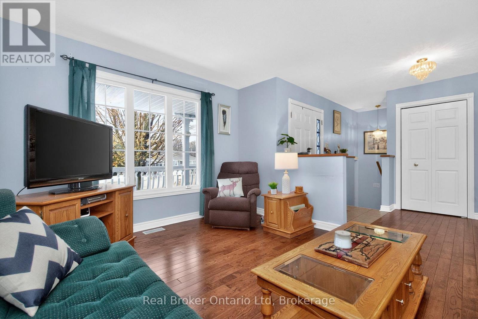 202 Ouida Street, Tay, Ontario  L0K 2C0 - Photo 8 - S12881844