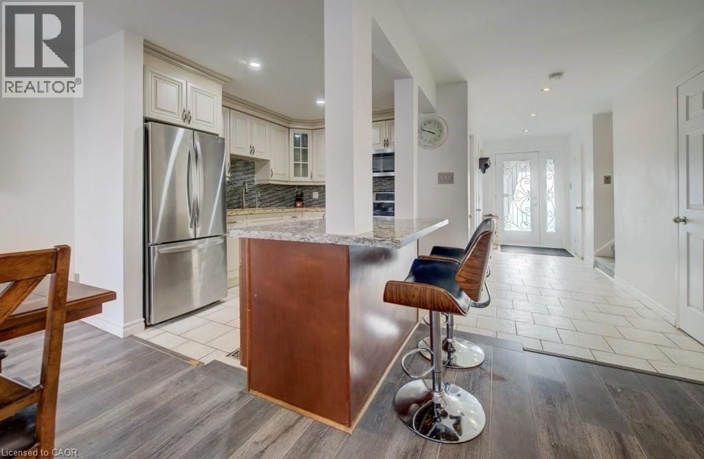 394a Churchill Court, Waterloo, Ontario  N2L 6B4 - Photo 11 - 40812173