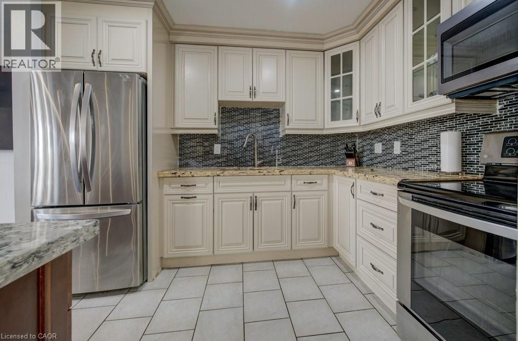 394a Churchill Court, Waterloo, Ontario  N2L 6B4 - Photo 13 - 40812173