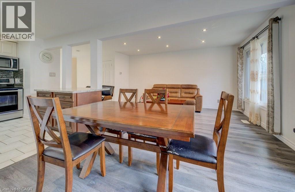 394a Churchill Court, Waterloo, Ontario  N2L 6B4 - Photo 17 - 40812173