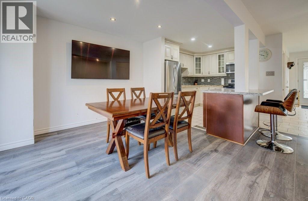 394a Churchill Court, Waterloo, Ontario  N2L 6B4 - Photo 18 - 40812173