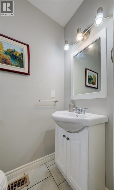 394a Churchill Court, Waterloo, Ontario  N2L 6B4 - Photo 20 - 40812173