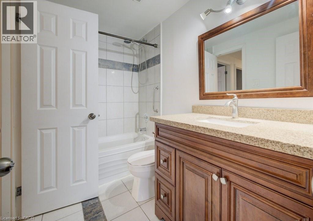 394a Churchill Court, Waterloo, Ontario  N2L 6B4 - Photo 24 - 40812173