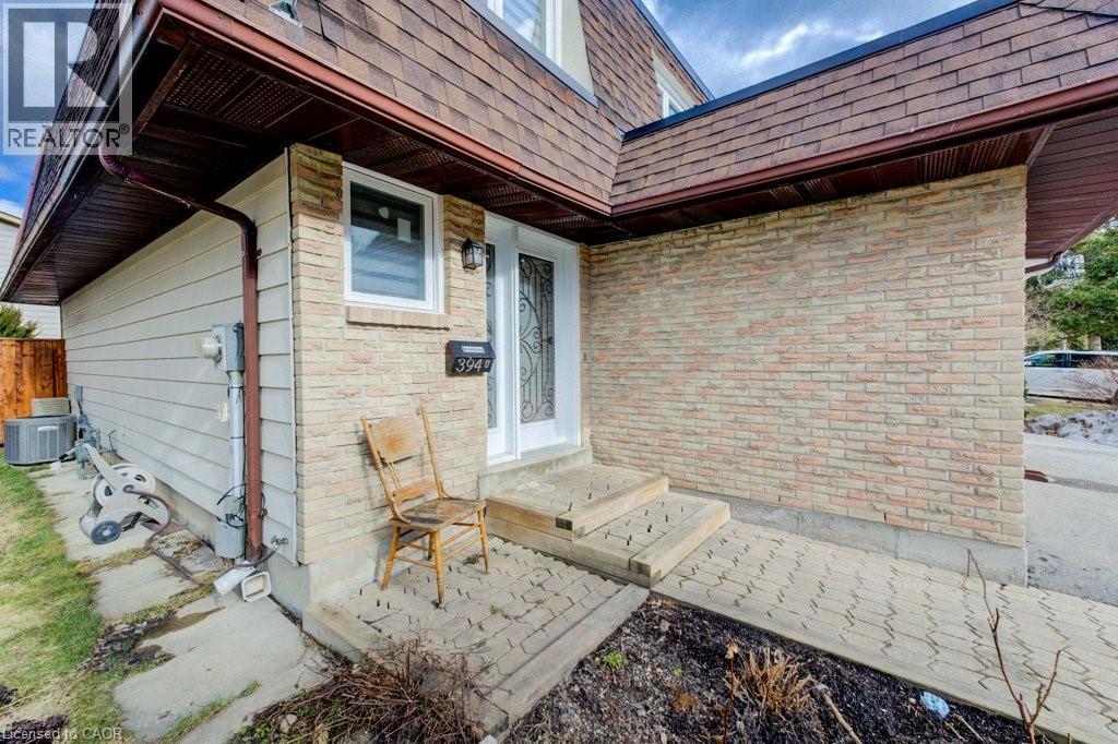 394a Churchill Court, Waterloo, Ontario  N2L 6B4 - Photo 3 - 40812173