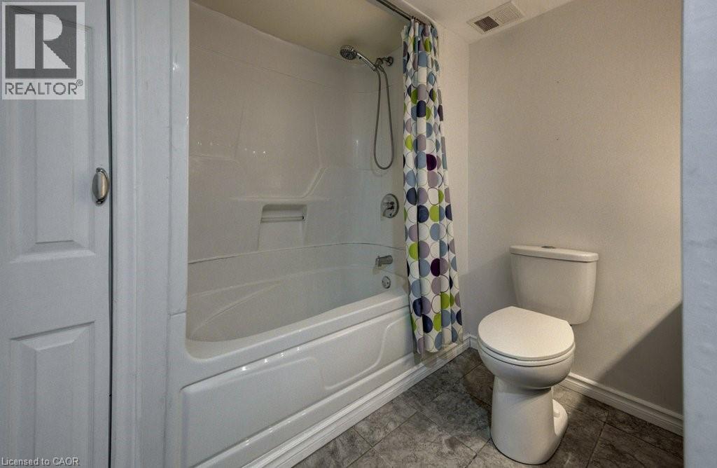 394a Churchill Court, Waterloo, Ontario  N2L 6B4 - Photo 30 - 40812173
