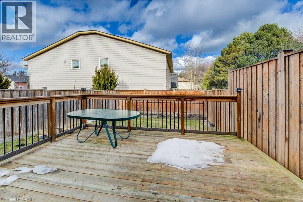 394a Churchill Court, Waterloo, Ontario  N2L 6B4 - Photo 32 - 40812173