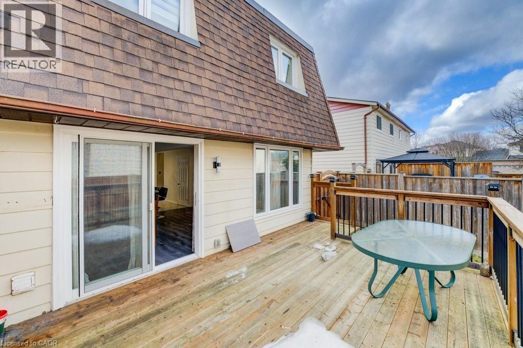 394a Churchill Court, Waterloo, Ontario  N2L 6B4 - Photo 33 - 40812173