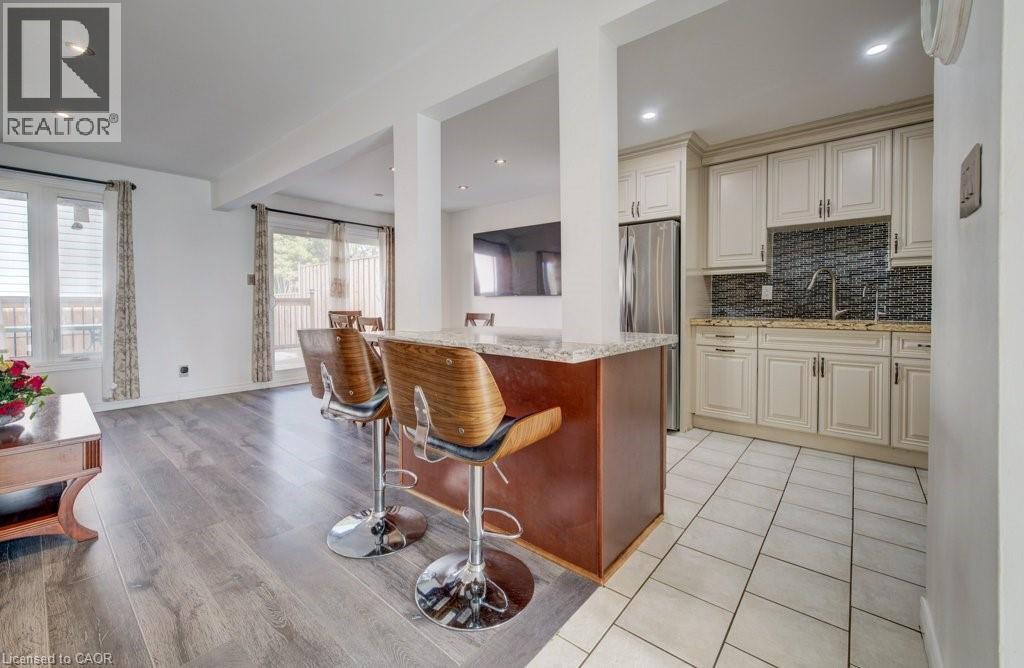 394a Churchill Court, Waterloo, Ontario  N2L 6B4 - Photo 6 - 40812173