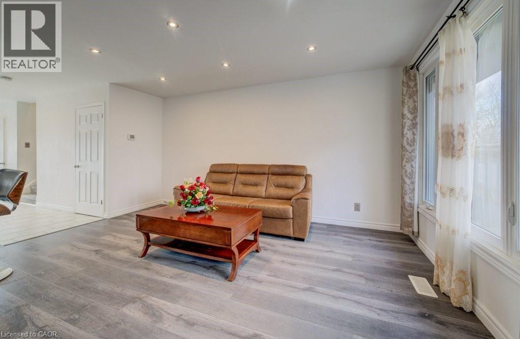 394a Churchill Court, Waterloo, Ontario  N2L 6B4 - Photo 8 - 40812173