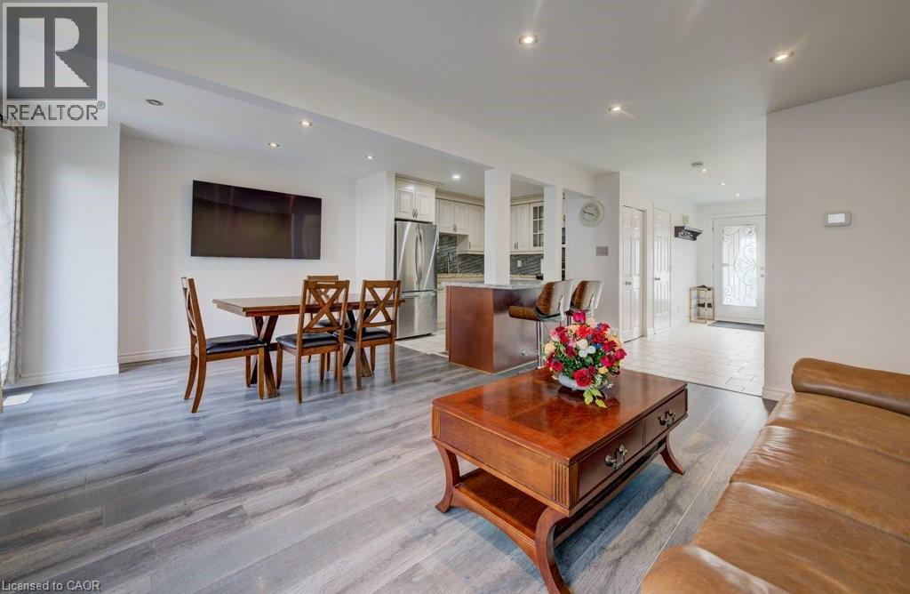 394a Churchill Court, Waterloo, Ontario  N2L 6B4 - Photo 9 - 40812173