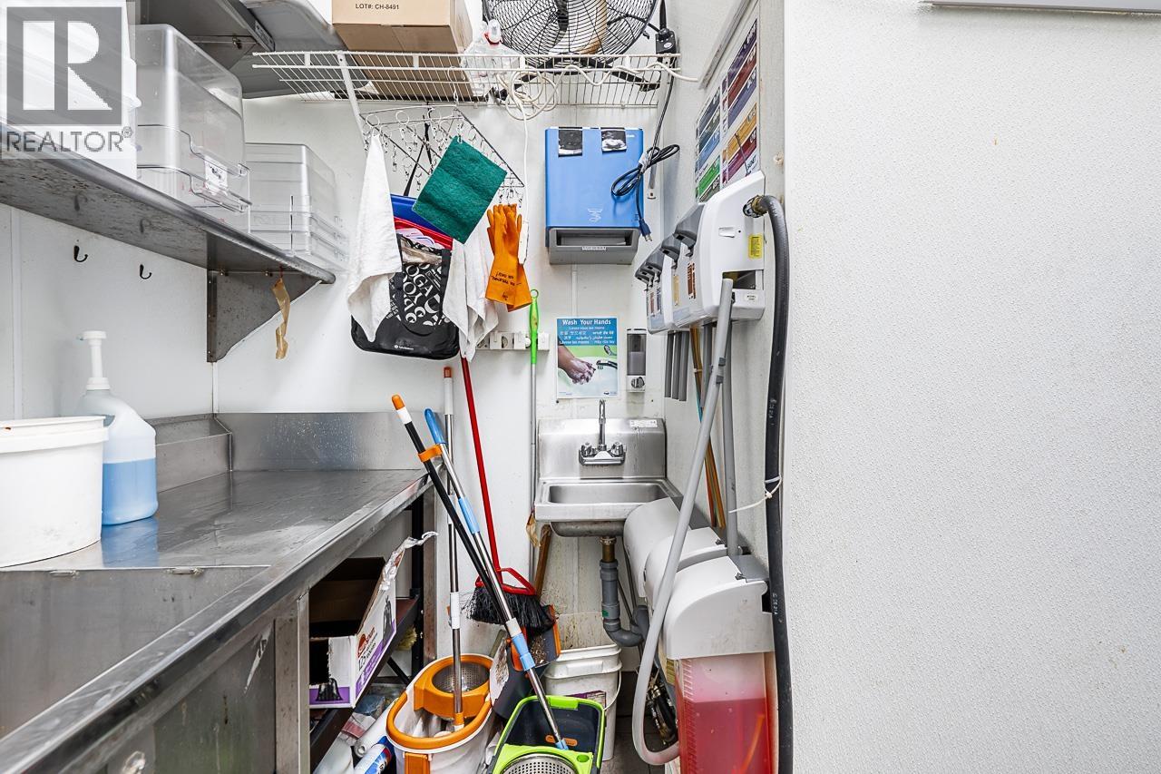 3670 Vanness Avenue, Vancouver, British Columbia  V5R 0G6 - Photo 6 - C8077007