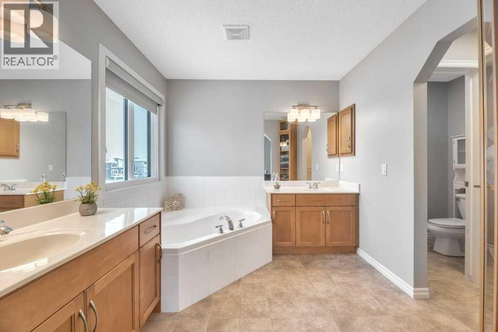 392 Rainbow Falls Way, Chestermere, Alberta  T1X 1S6 - Photo 35 - A2293151