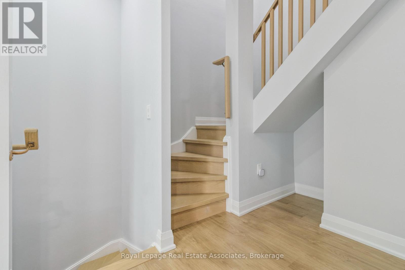 D203 - 5289 Highway 7, Vaughan, Ontario  L4L 0J1 - Photo 7 - N12881832