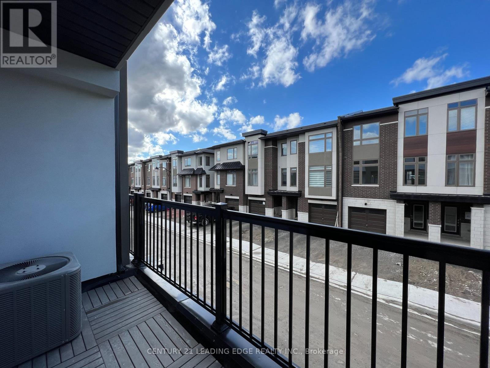 211 - 250 Finch Avenue, Pickering, Ontario L1V 0G6 - Photo 2 - E12813532