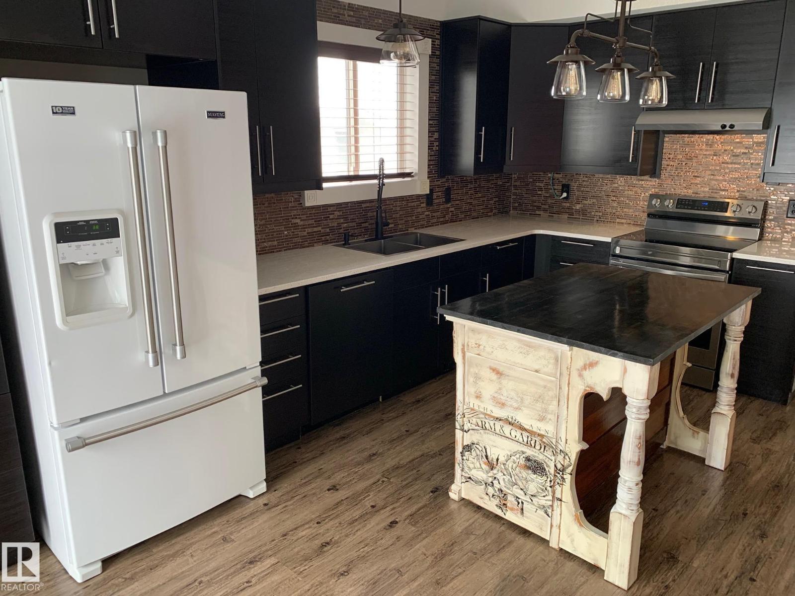 5606 55 St, Beaumont, Alberta  T4X 1A7 - Photo 2 - E4477426