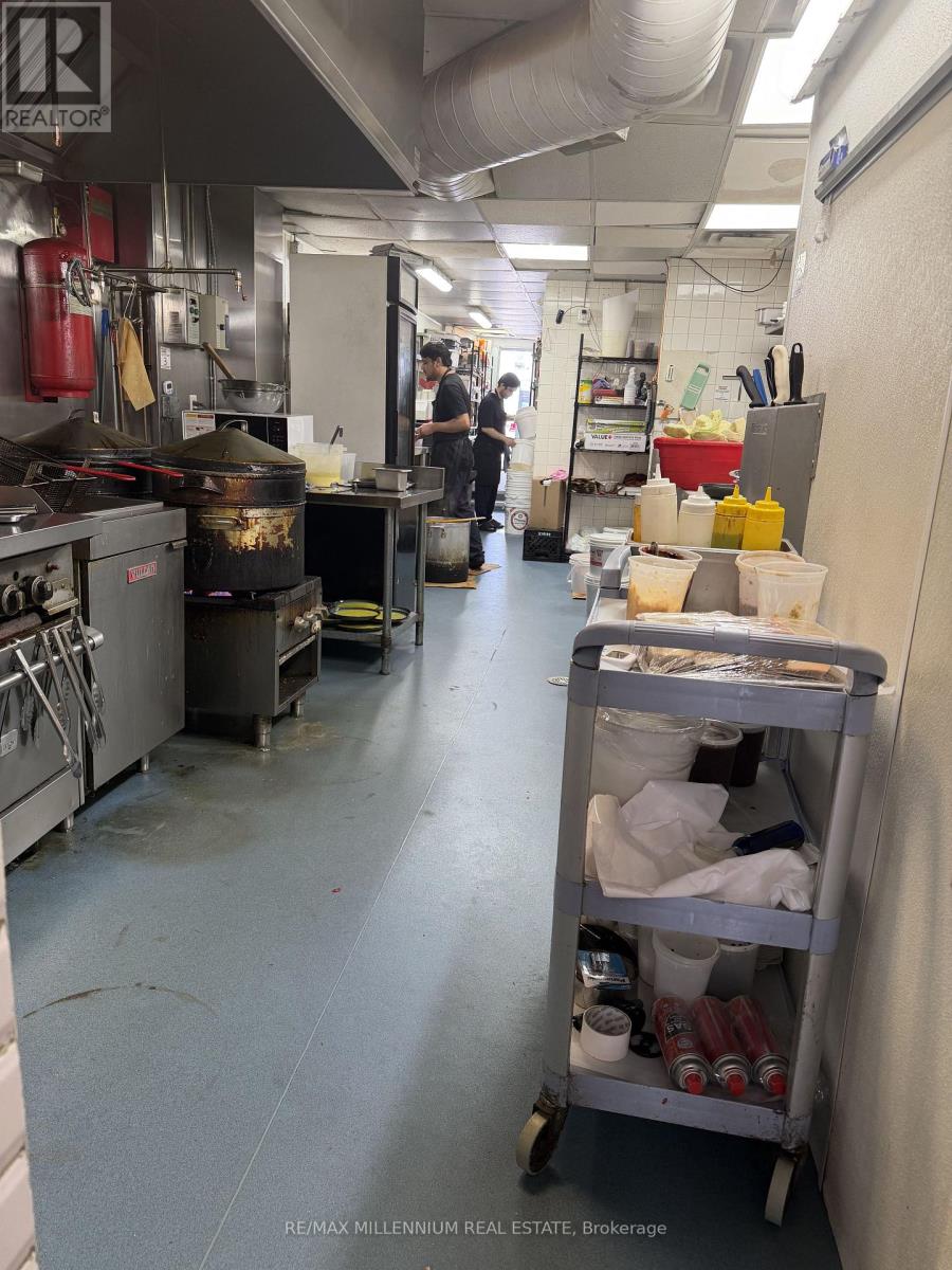 2392 Bloor Street W, Toronto, Ontario  M6S 1P5 - Photo 27 - W12814720