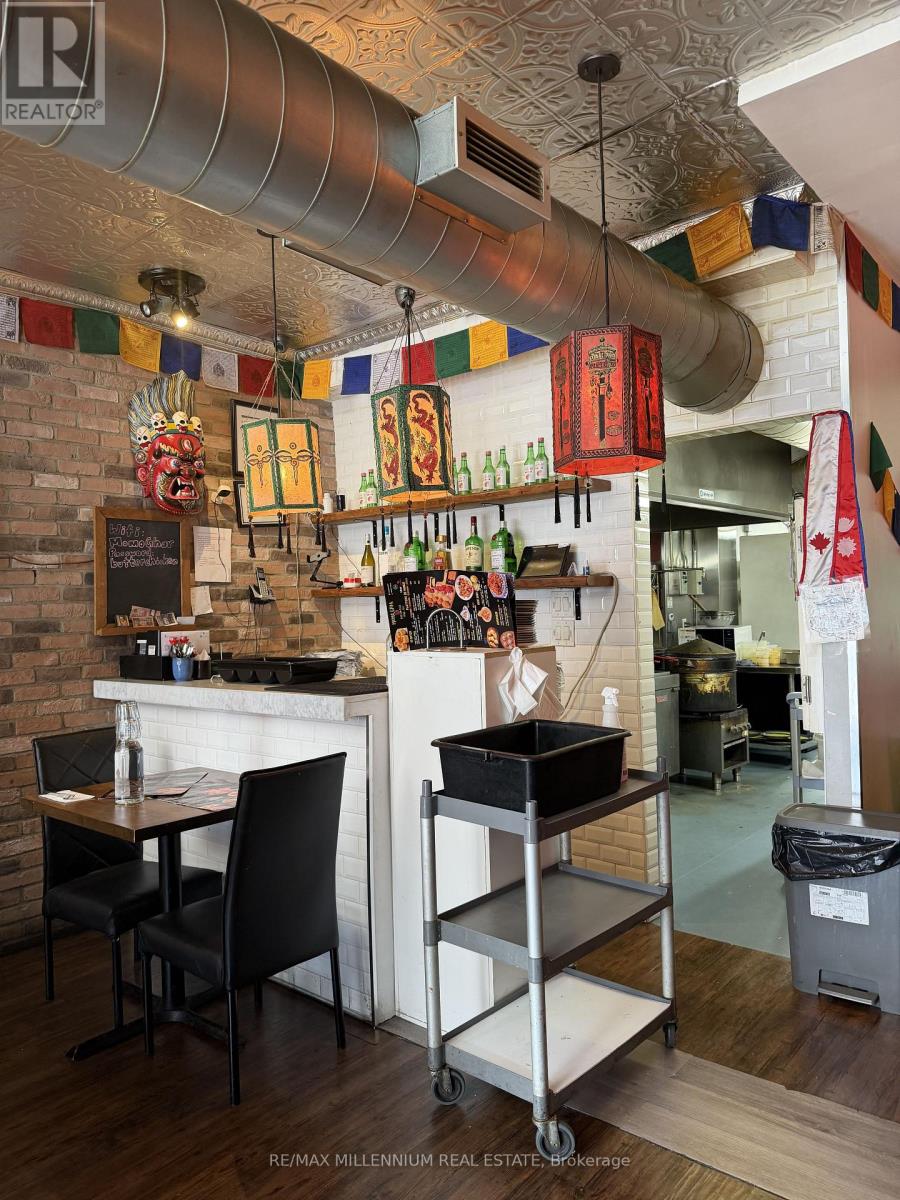 2392 Bloor Street W, Toronto, Ontario  M6S 1P5 - Photo 12 - W12814720