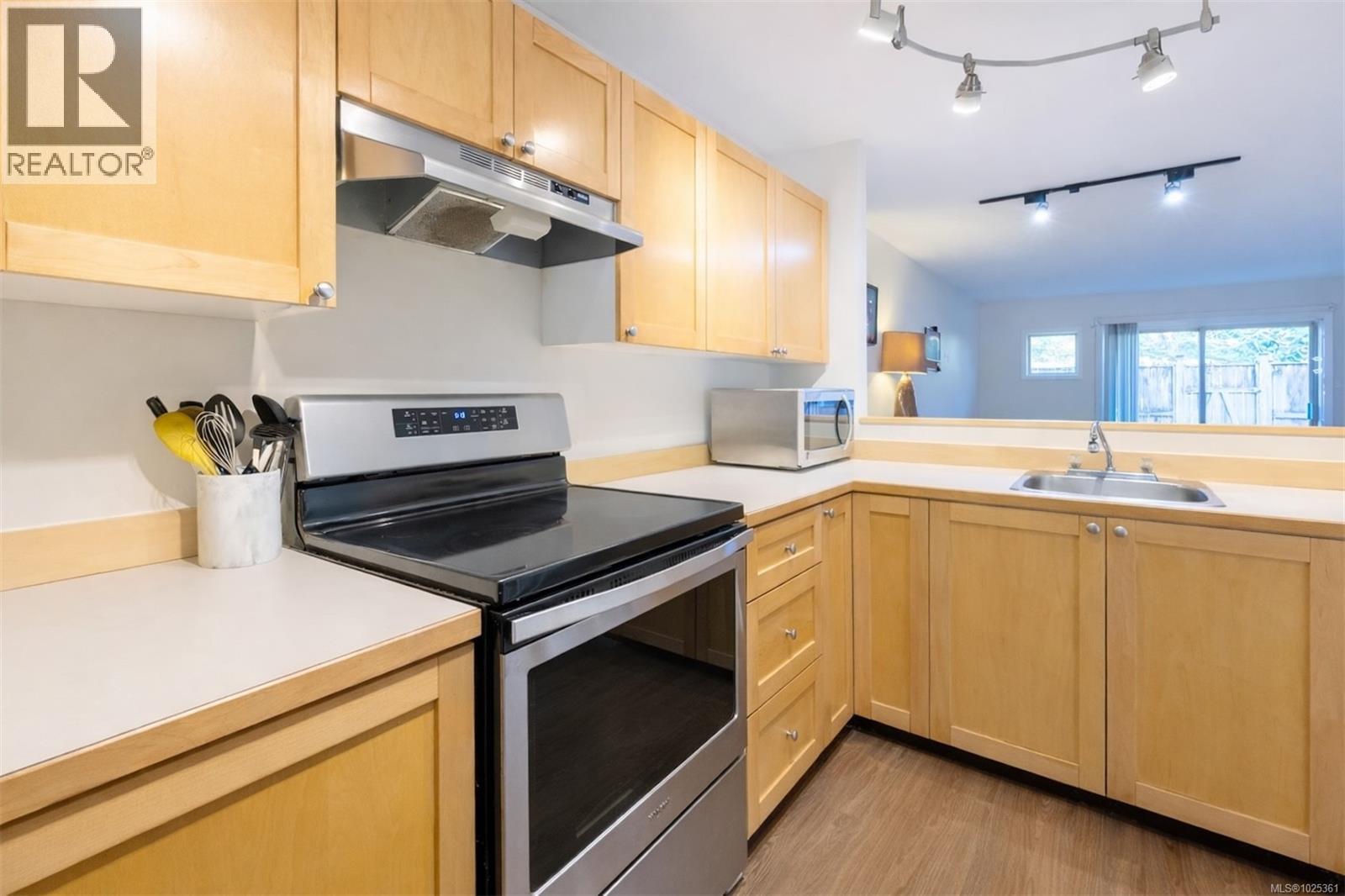 4 301 Arnet Rd, Tofino, British Columbia  V0R 2Z0 - Photo 6 - 1025361